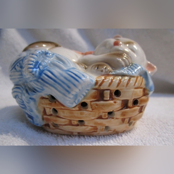 Vintage Cat Kitten Sleeping in Basket - Picture 2 of 5